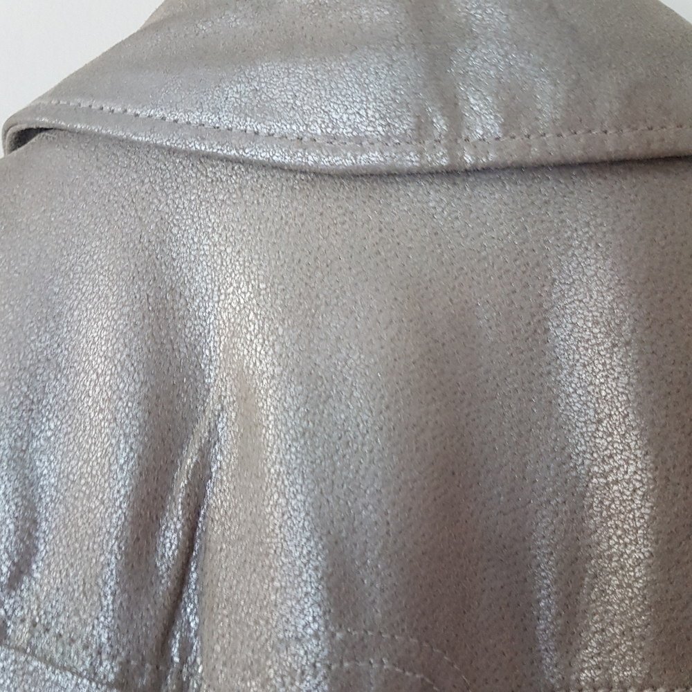 Pearly leather jacket - Picture 12 of 13